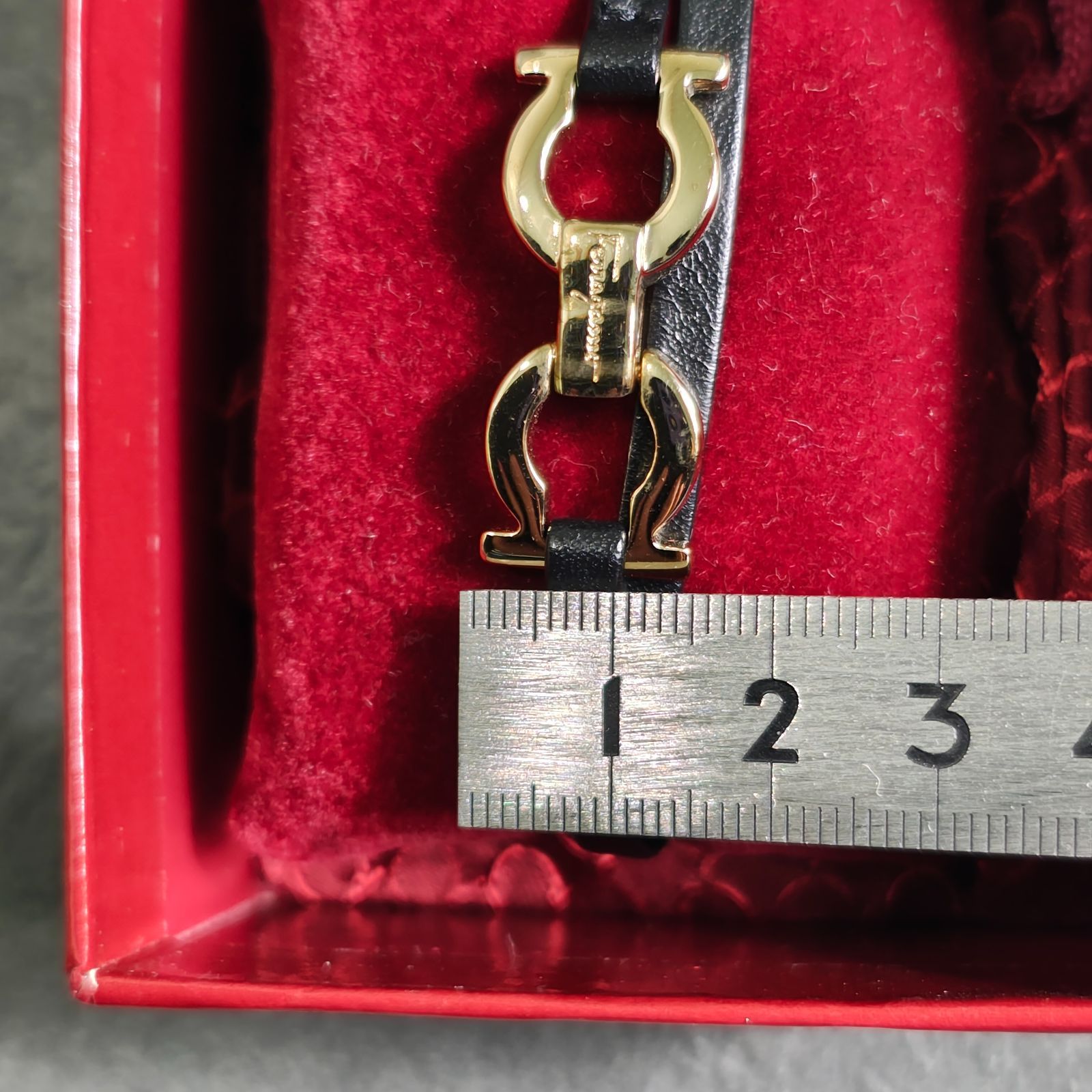 Salvatore Ferragamo ガンチーニ金具 2連レザーブレスレット 