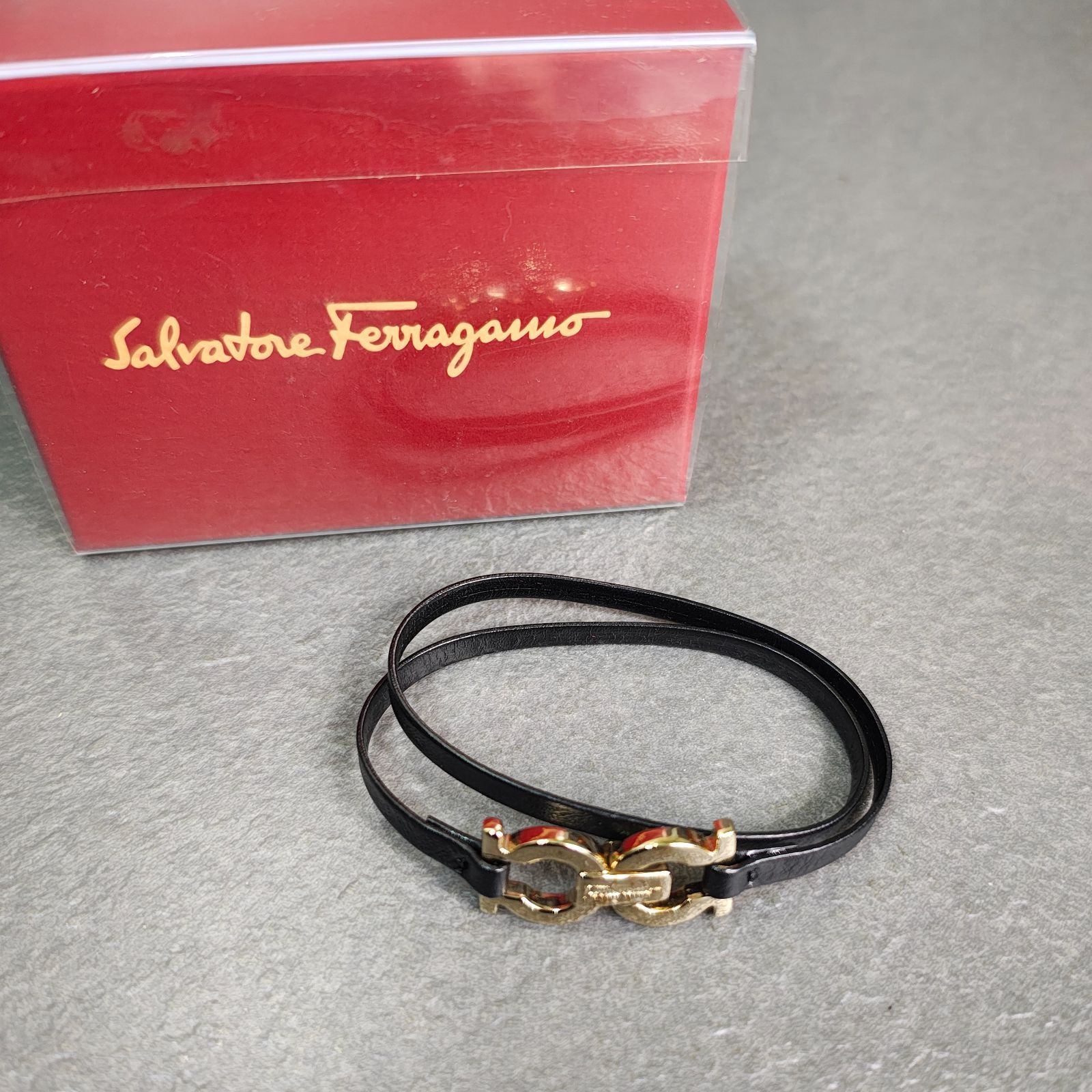 Salvatore Ferragamo ガンチーニ金具 2連レザーブレスレット 