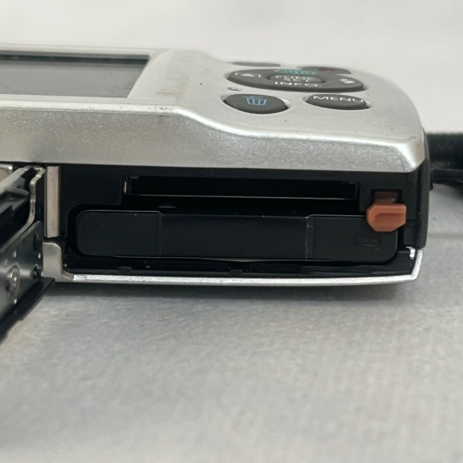 管2602-318】CANON キヤノン IXY 180 シルバー コンパクトデジタル 