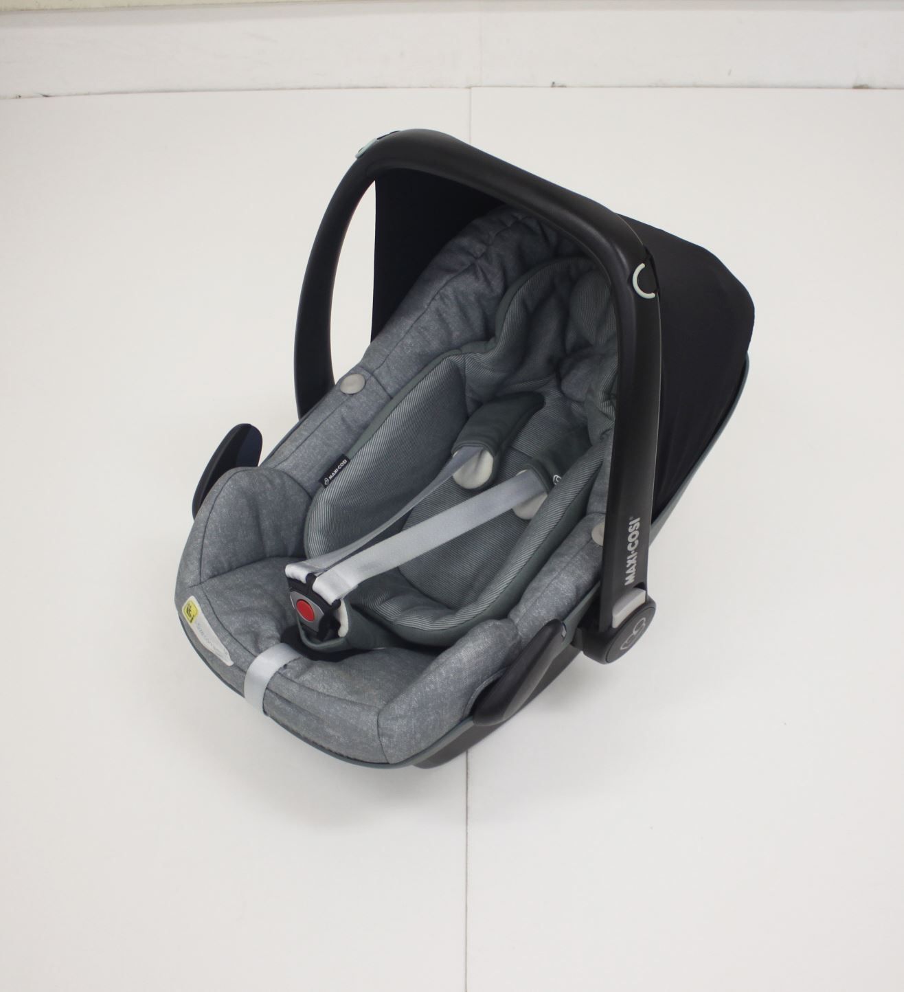 ☆美品 洗濯済 Maxi-Cosi Pebble マキシコシ・ペブル レッド 新生児～1 