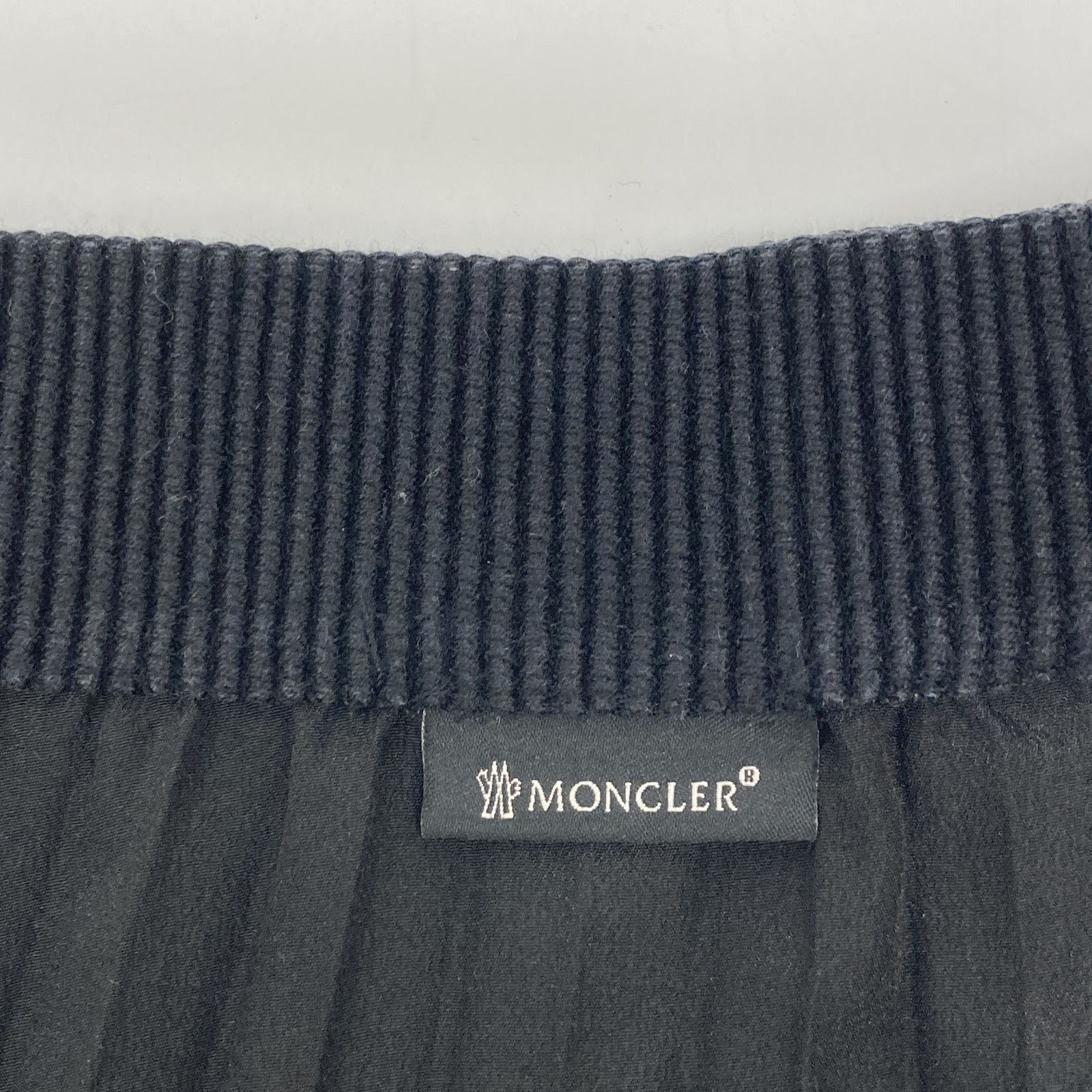 MONCLER モンクレール E20932530000 ﾌﾞﾗｯｸ GONNA ﾌﾟﾘｰﾂ ｽｶｰﾄ 44 - メルカリ