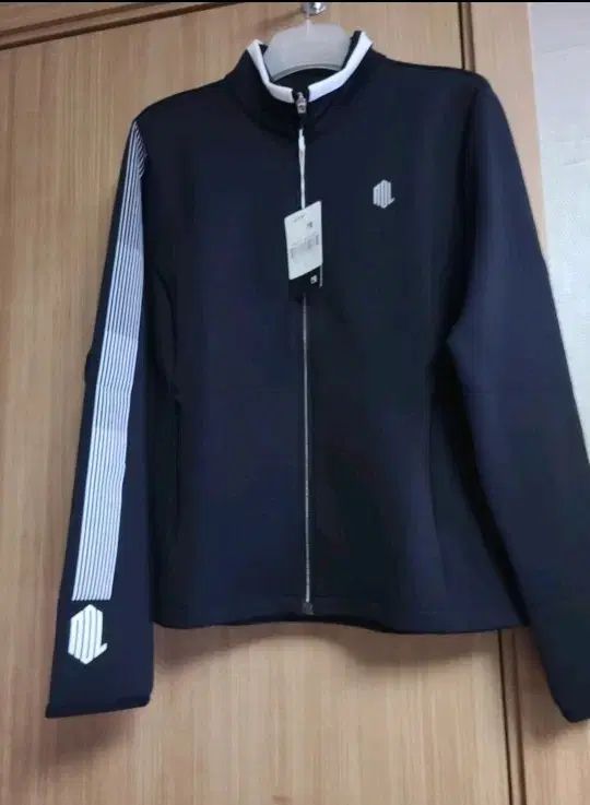BEANPOLF（ビンポールゴルフ） レディース ブラック ジャージ ジップアップ (新品)