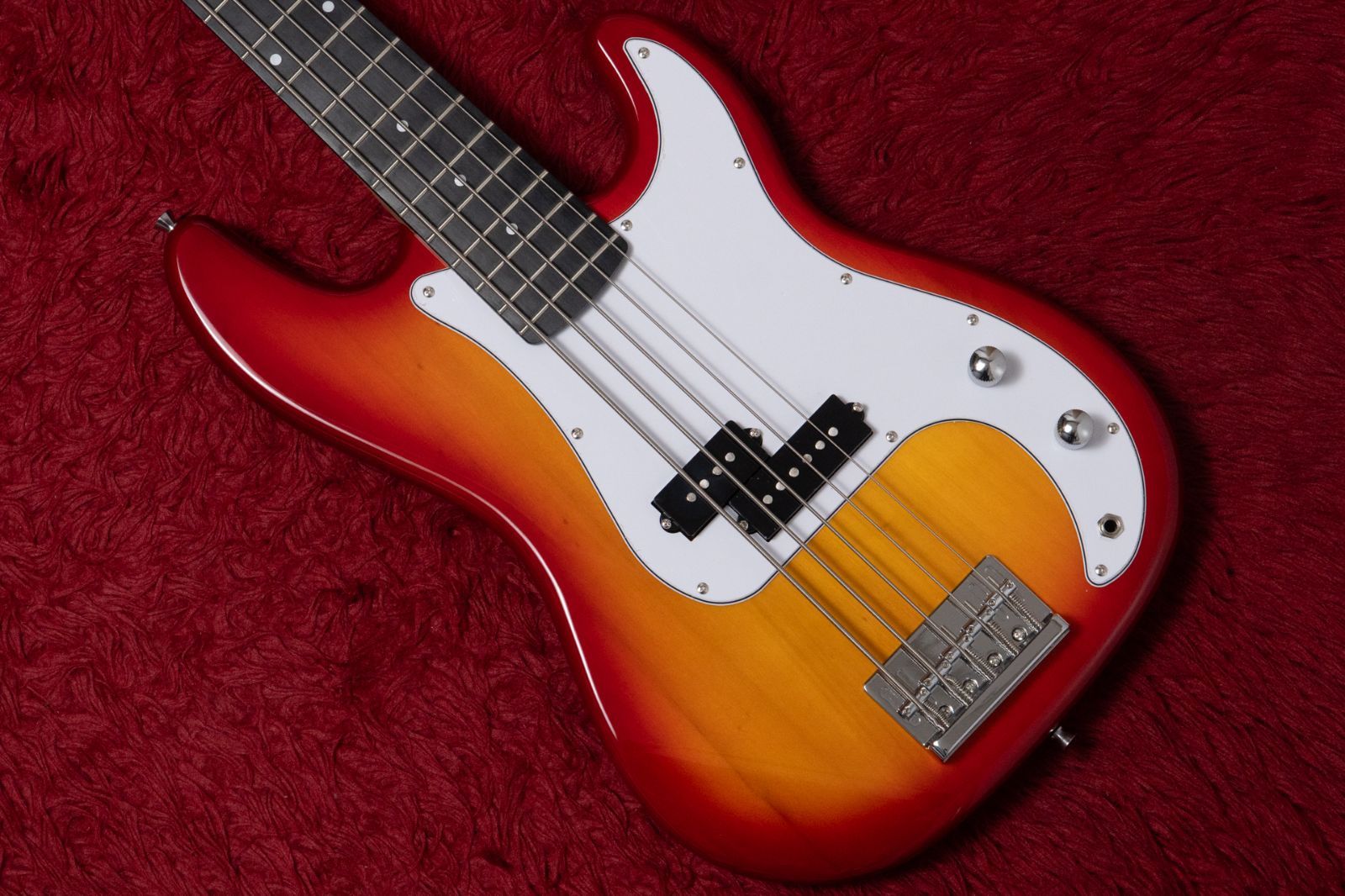 new】woofy basses / ONE series Woo 5 Cherry Sunburst - メルカリ
