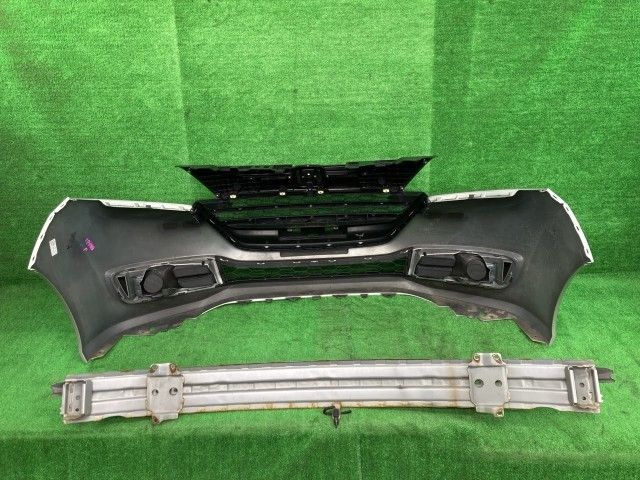 オデッセイ RC2 フロントバンパー G 4WD 8人 71101-T6A-000ZG NH704M オデッセイ RC2 フロントバンパー G 4WD 8人 71101-T6A-000ZG NH704M