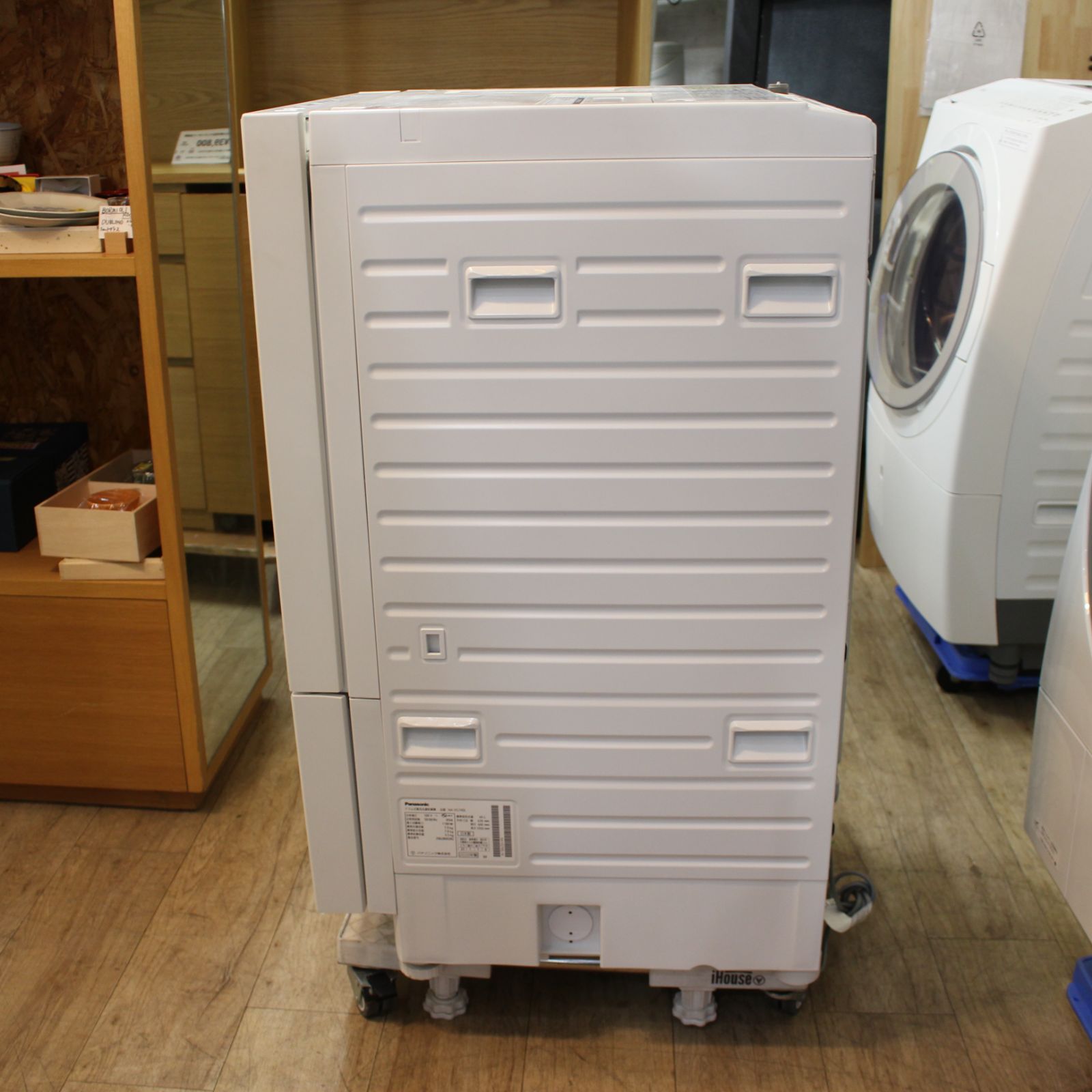 825)パナソニック Cuble キューブル ドラム式洗濯乾燥機 NA-VG740L 左