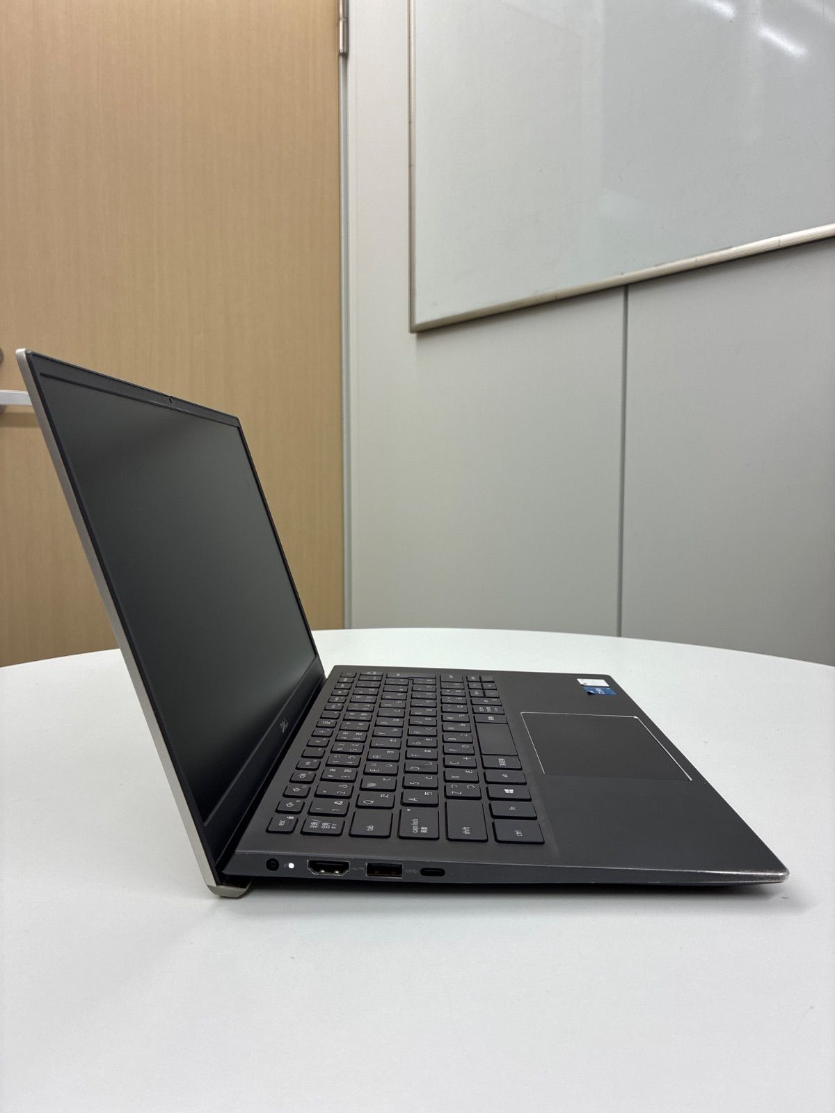 在庫限りの特価 DELL Vostro 5301 Core i5 1135G7 2.4GHz/8GB/256GB 