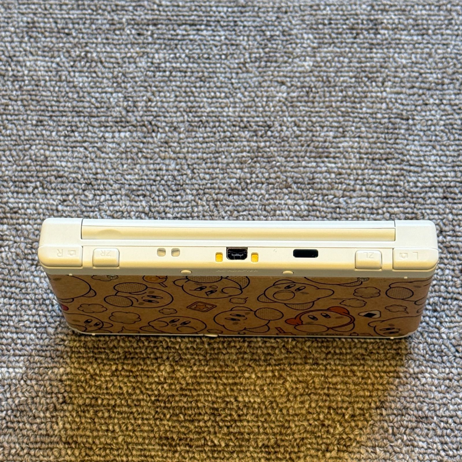 3-040 Newニンテンドー3DS ホワイト きせかえプレート カービィ装着 