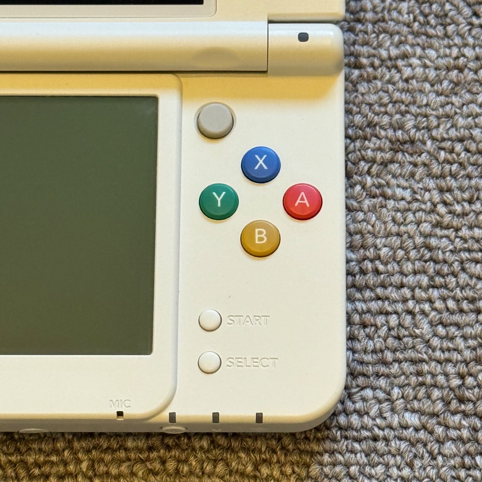 3-040 Newニンテンドー3DS ホワイト きせかえプレート カービィ装着 