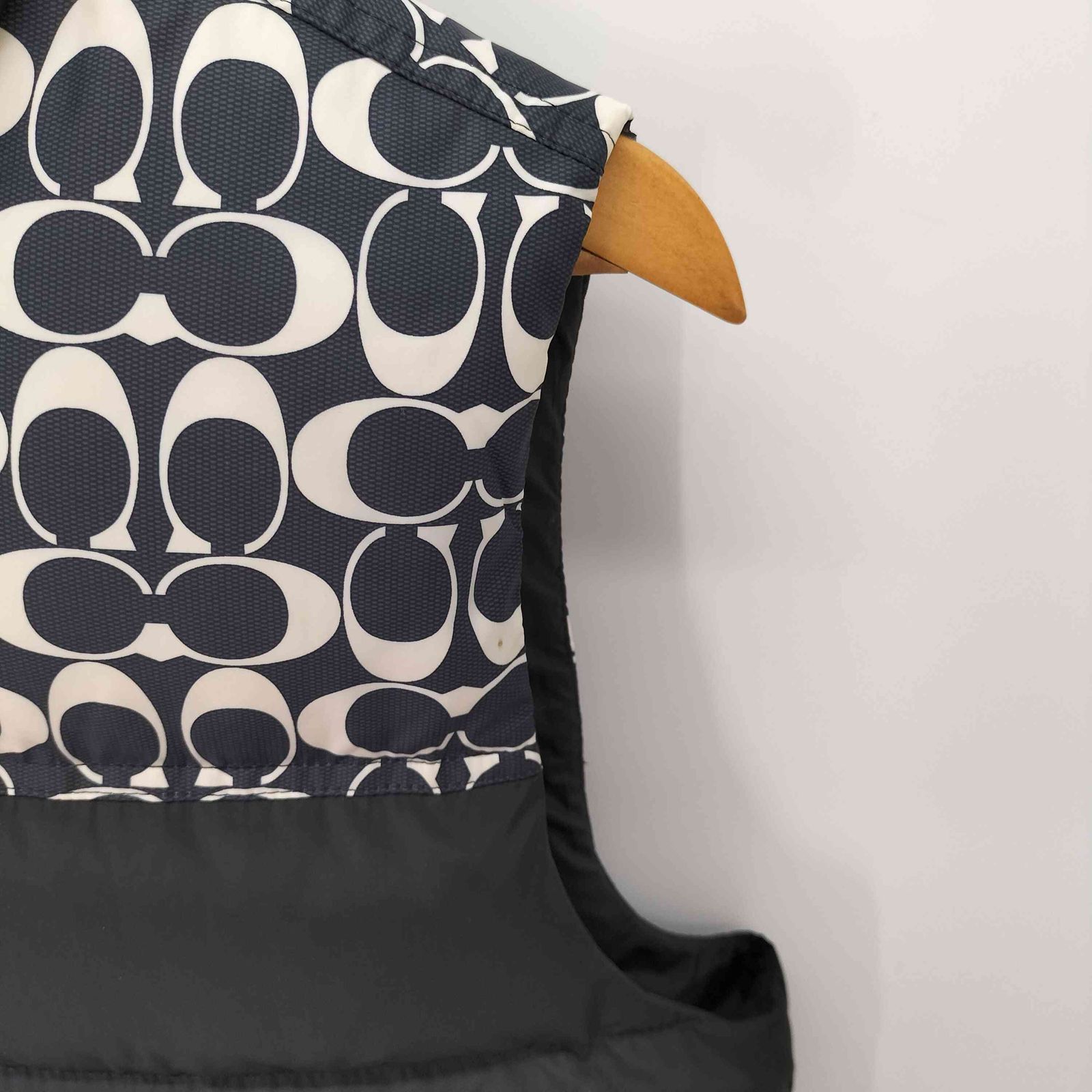 コーチ COACH シグネチャー ダウンベスト メンズ SMALL - メルカリ