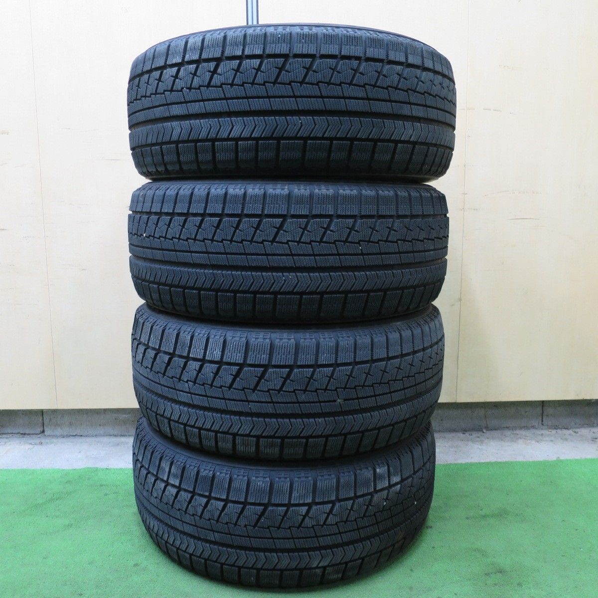 バリ溝！9.5分☆スタッドレス 235/50R18 ブリヂストン ブリザック VRX 