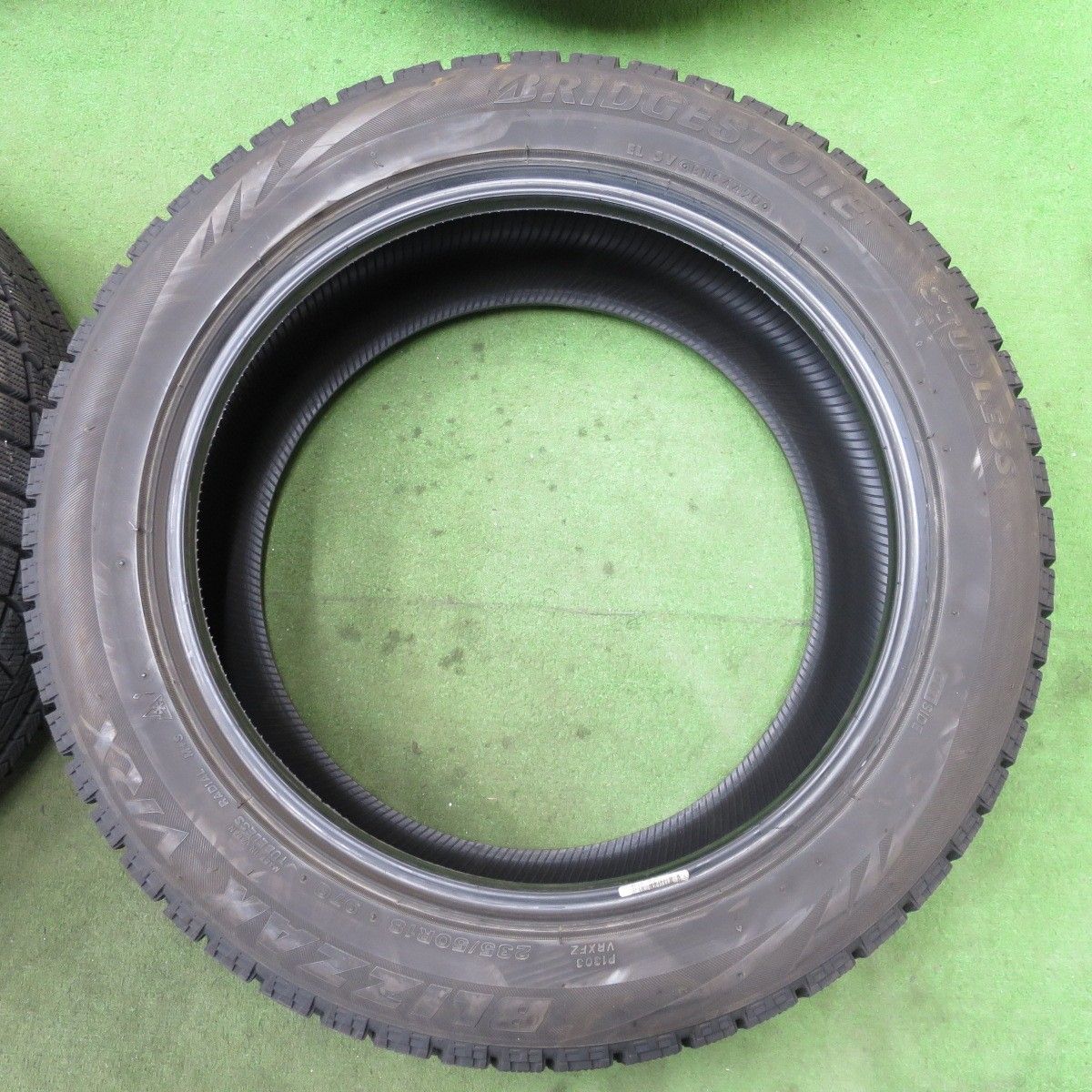 バリ溝！9.5分☆スタッドレス 235/50R18 ブリヂストン ブリザック VRX 