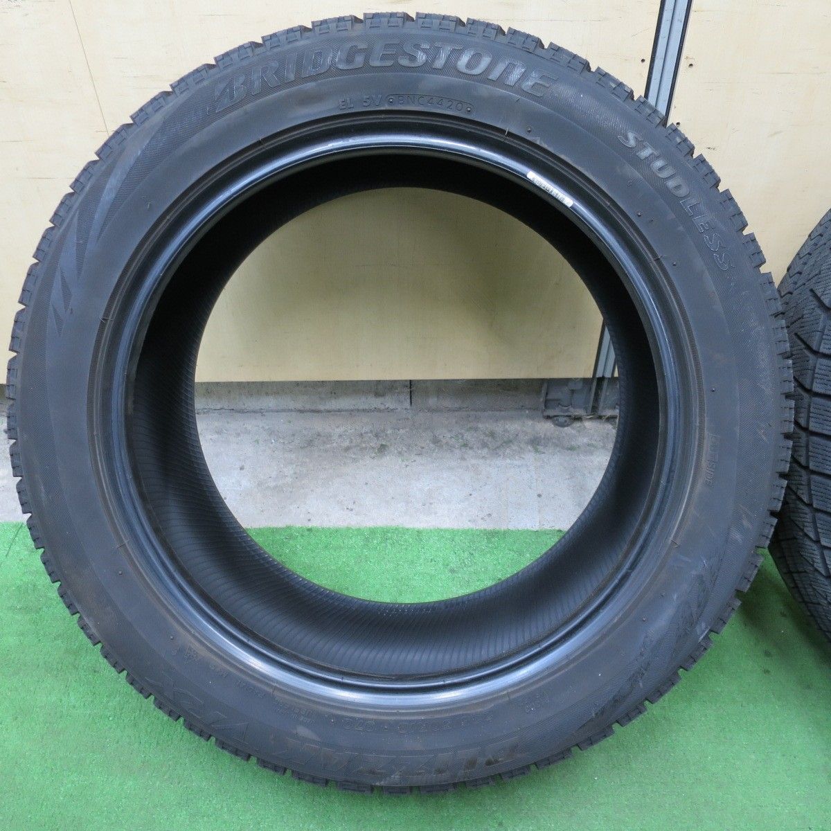 バリ溝！9.5分☆スタッドレス 235/50R18 ブリヂストン ブリザック VRX 
