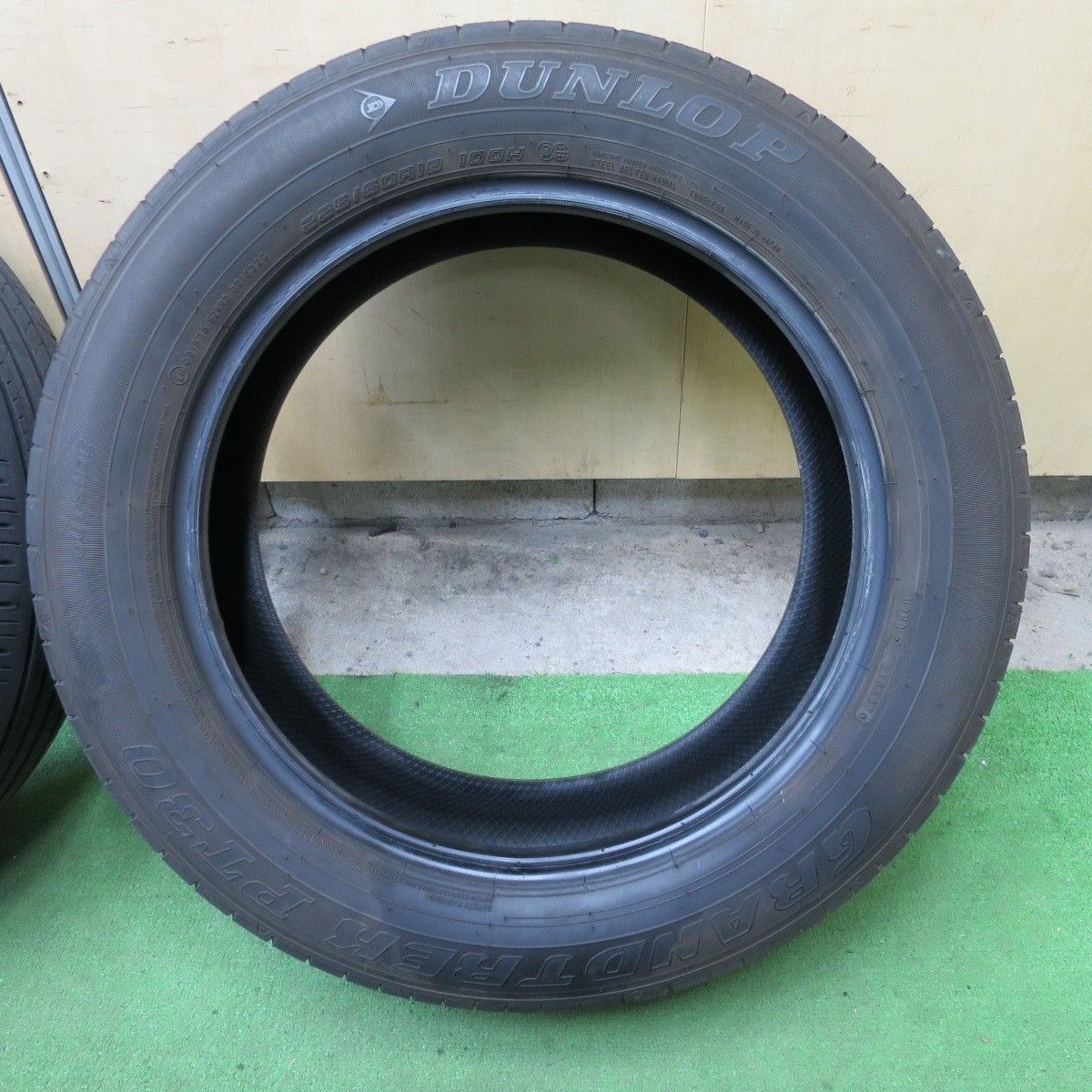 バリ溝！23年！9.5分☆225/60R18 ダンロップ グラントレック PT30 