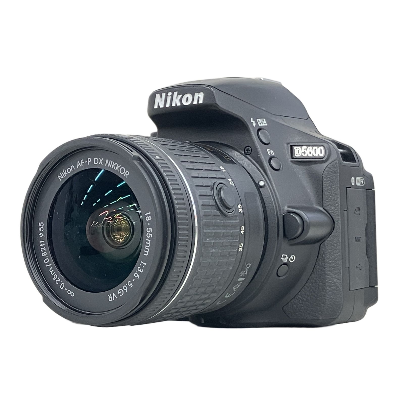 D5600 Nikon レンズキット ニコン ショット数1 912枚極美品 室内使用