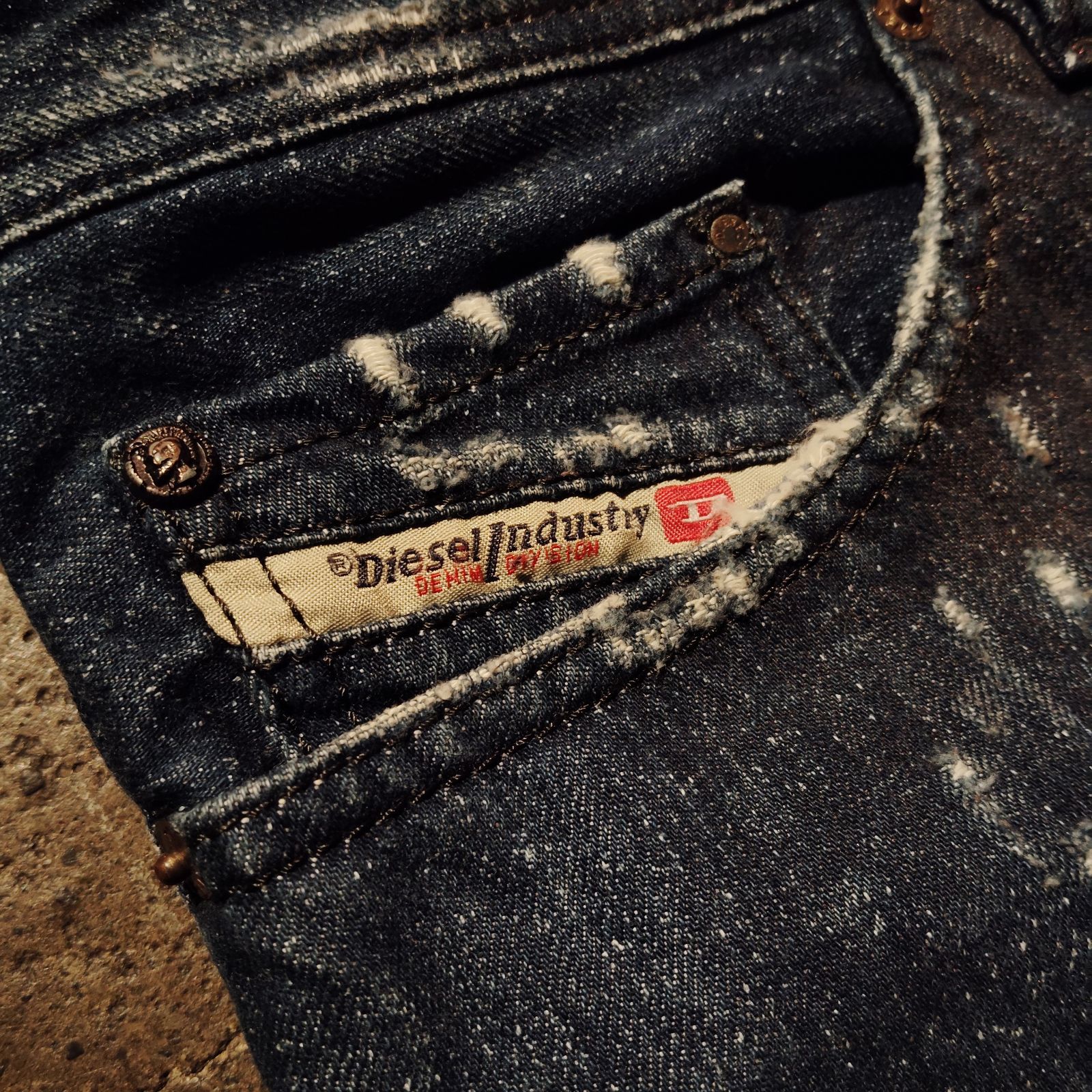限定品【DIESEL】ディーゼル「SAFADO WASH 0833D」ジーンズ