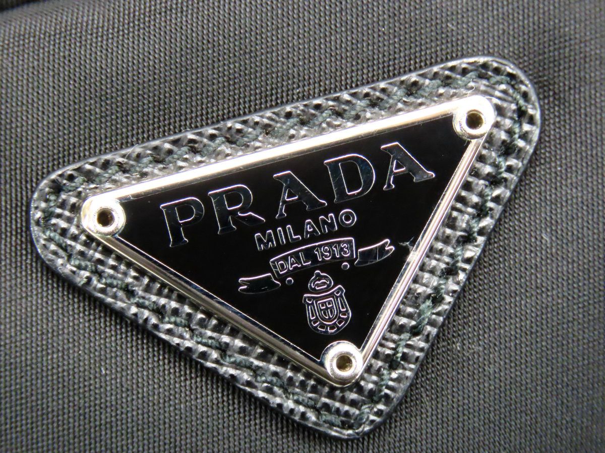 ほぼ新品】プラダ PRADA VELA ナイロン ポーチ コスメポーチ 化粧 