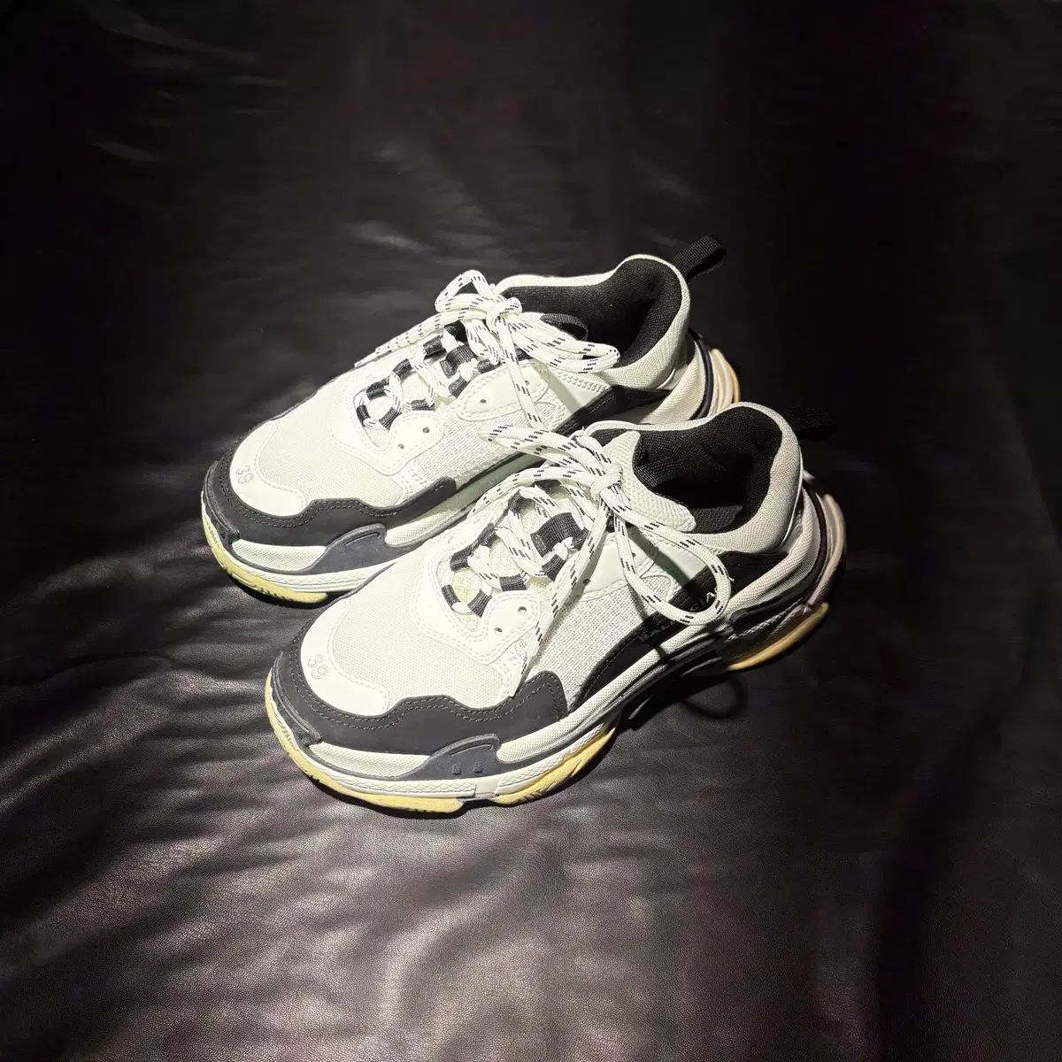 バレンシアガ tripleS（トリプルエス）