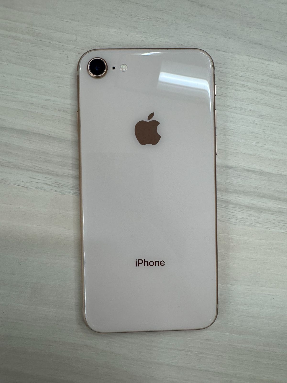 iPhone8 64GB ゴールド OS 16.7.11 最大容量 83% - メルカリ