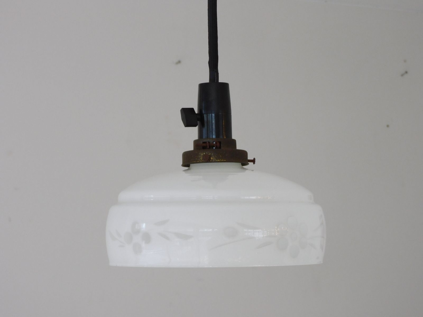 ふるいガラス電笠 カット HK-a-05975 / アンティーク 電傘 ランプ