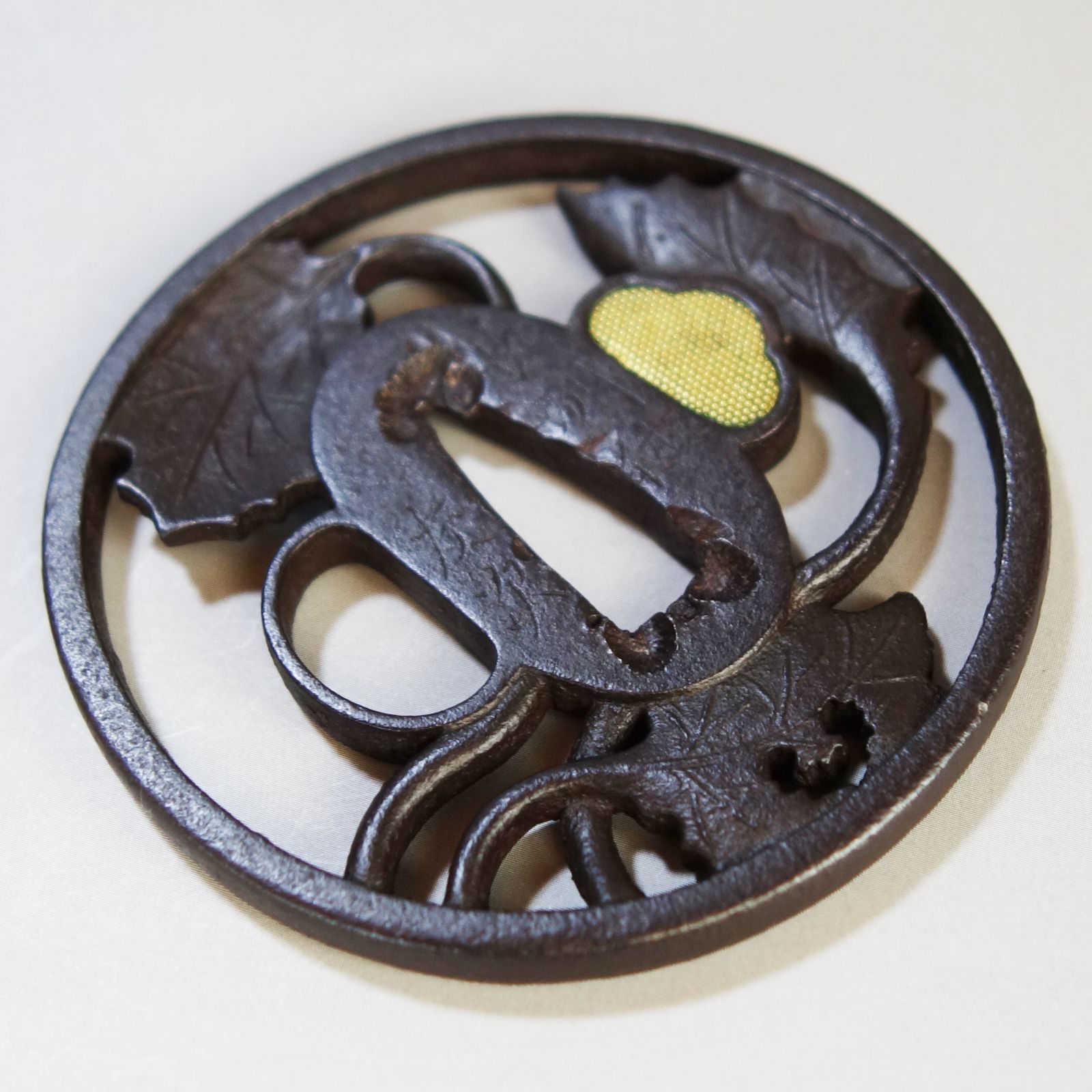 鍔 刀鐔 骨董 時代物 骨董品 刀装具 武具 骨董逸品【在銘 長州住友次 蕗葉透鍔 鉄地】 日本刀 刀装具 鍔 鐔 武具