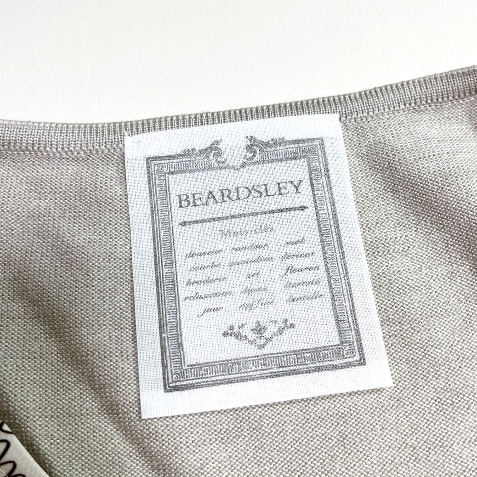 cW01 BEARDSLEY フランスレタープリントニット プリント 総柄 ドッキング ウール セーター ニット シャツ ブラウス 毛 ベージュ ドルマンスリーブ ビアズリー 定価28,600円 cW01 BEARDSLEY フランスレタープリントニット プリント 総柄