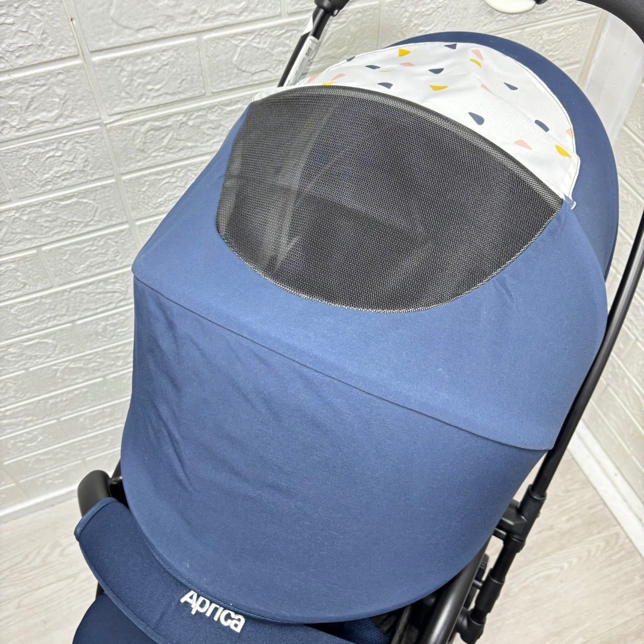即決 美品 Aprica アップリカ カルーンエアーメッシュ コンフェッティ