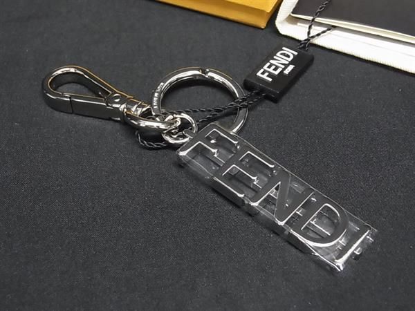 □新品□未使用□ FENDI フェンディ キーホルダー キーリング チャーム