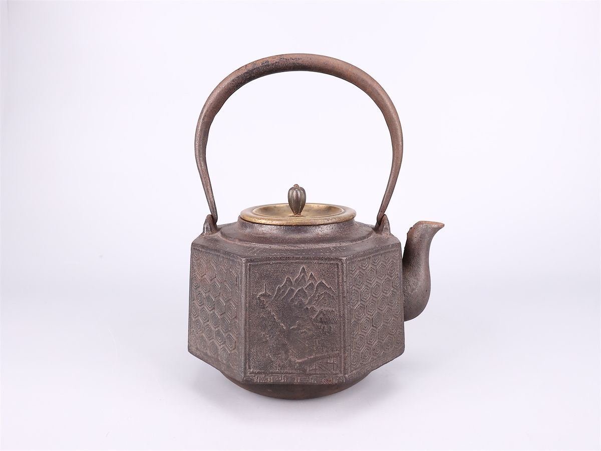 時代 【龍文堂造】 八角 鉄瓶／水漏れ無し！TA885 - メルカリ