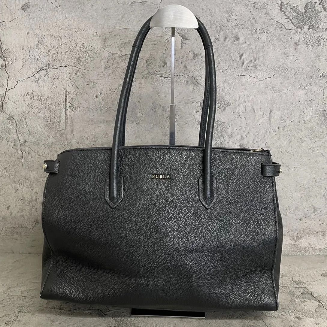 美品 FURLA トートバッグ ブラック A4 美品FURLA フルラ トートバッグ
