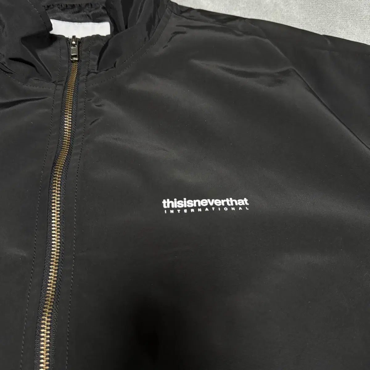 thisisneverthat ウィンドブレーカー ブラック (S) 2026年最新 