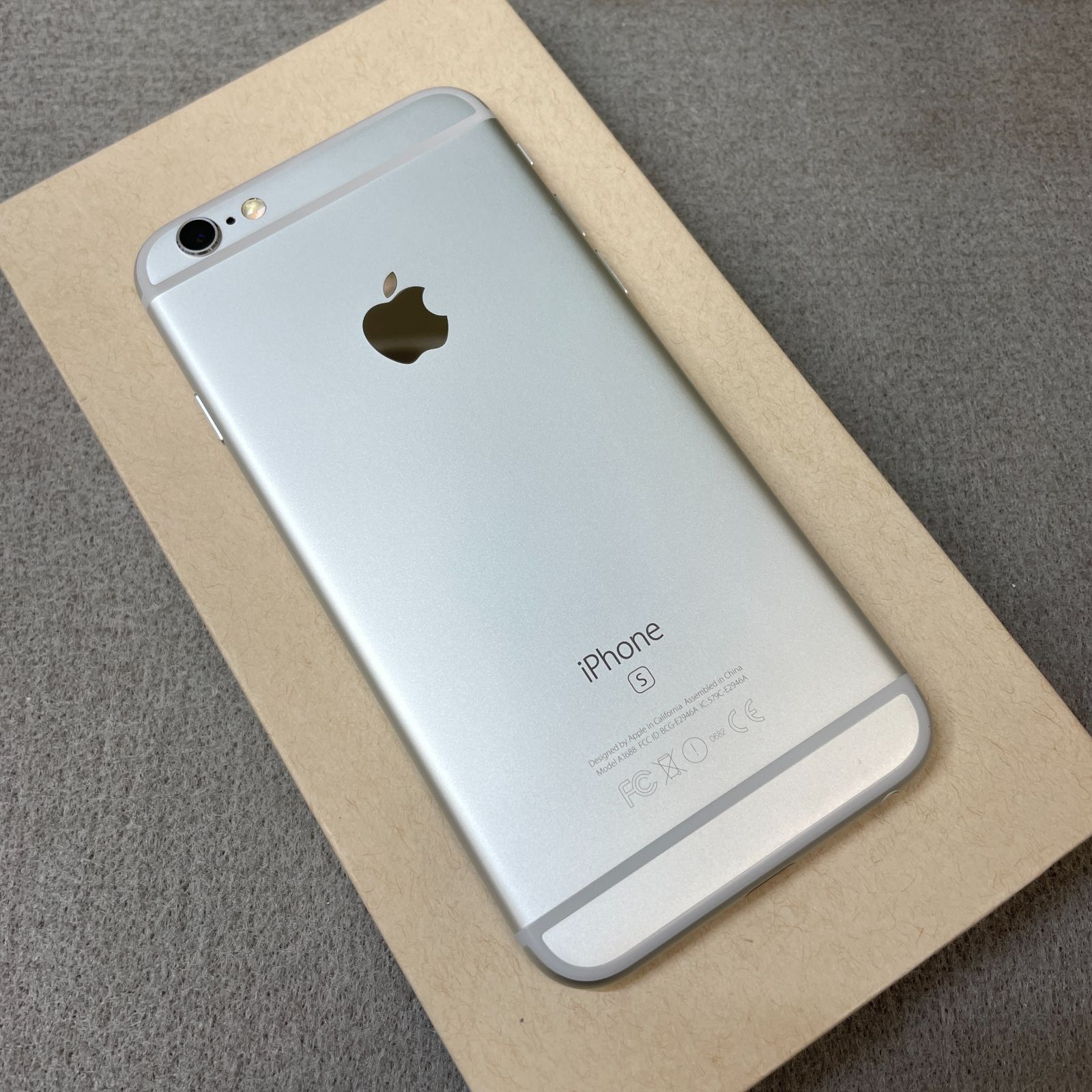 iPhone 6 16GB シルバー SIMフリー iPhone6 Plus A1524 (FGA92LL⁄A