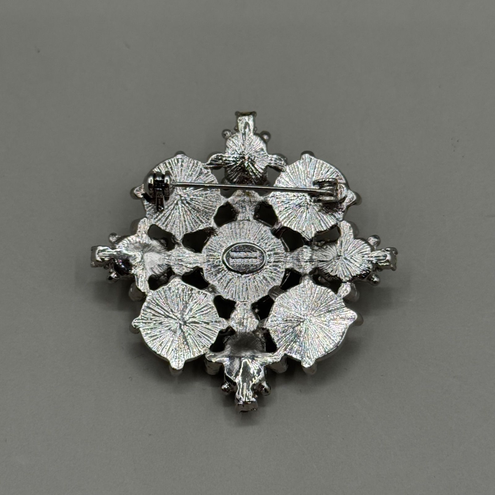 美品 ヴァンドームブティック ブローチ パール 真珠 ラインストーン 花