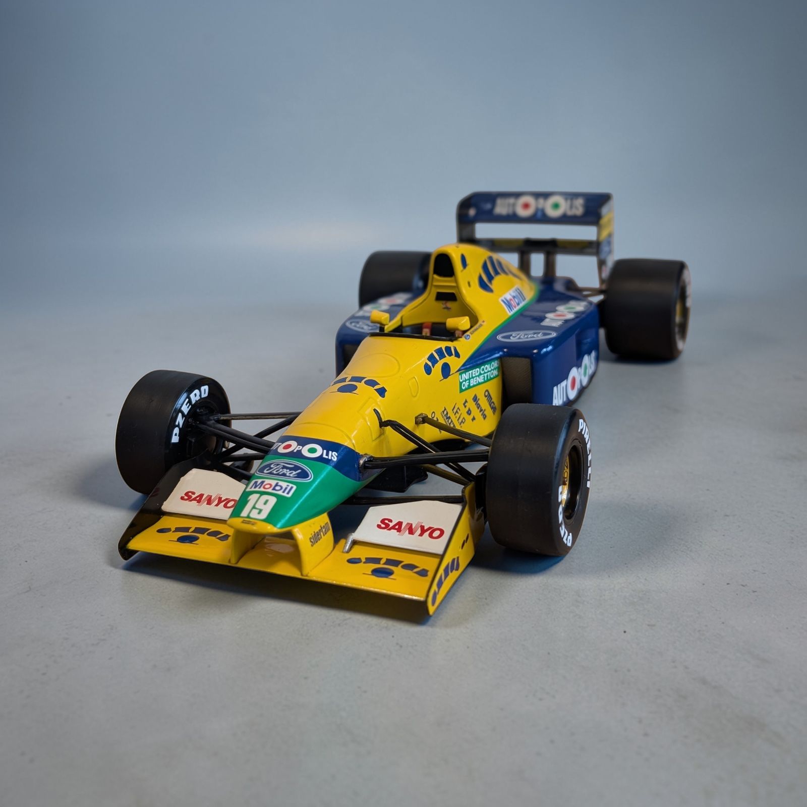 最終値下げ 1/18 ミニチャンプス ベネトンB191 ミハエル・シューマッハ