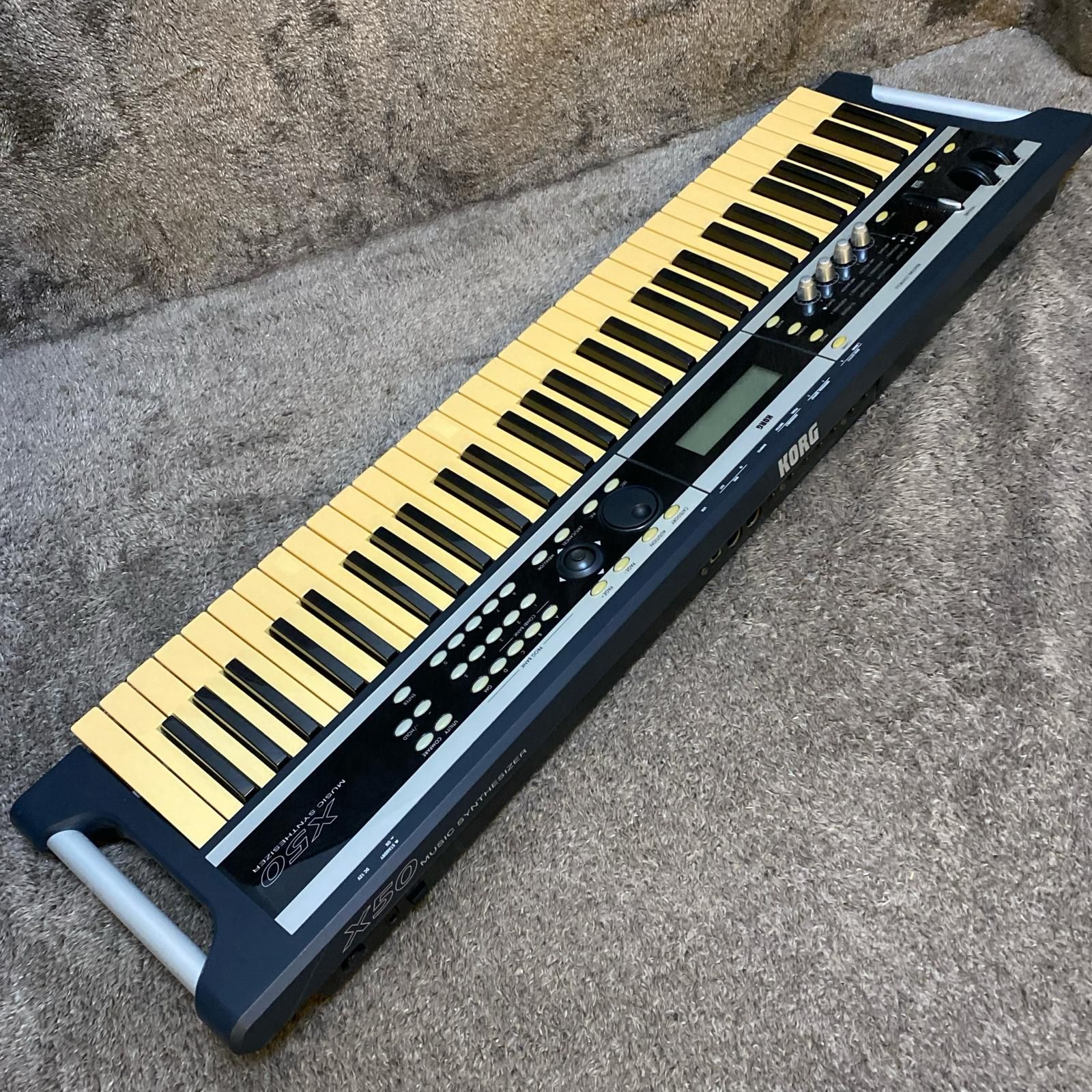 KORG コルグ X50 シンセサイザー 専用ケース付き Korg x50 コルグ
