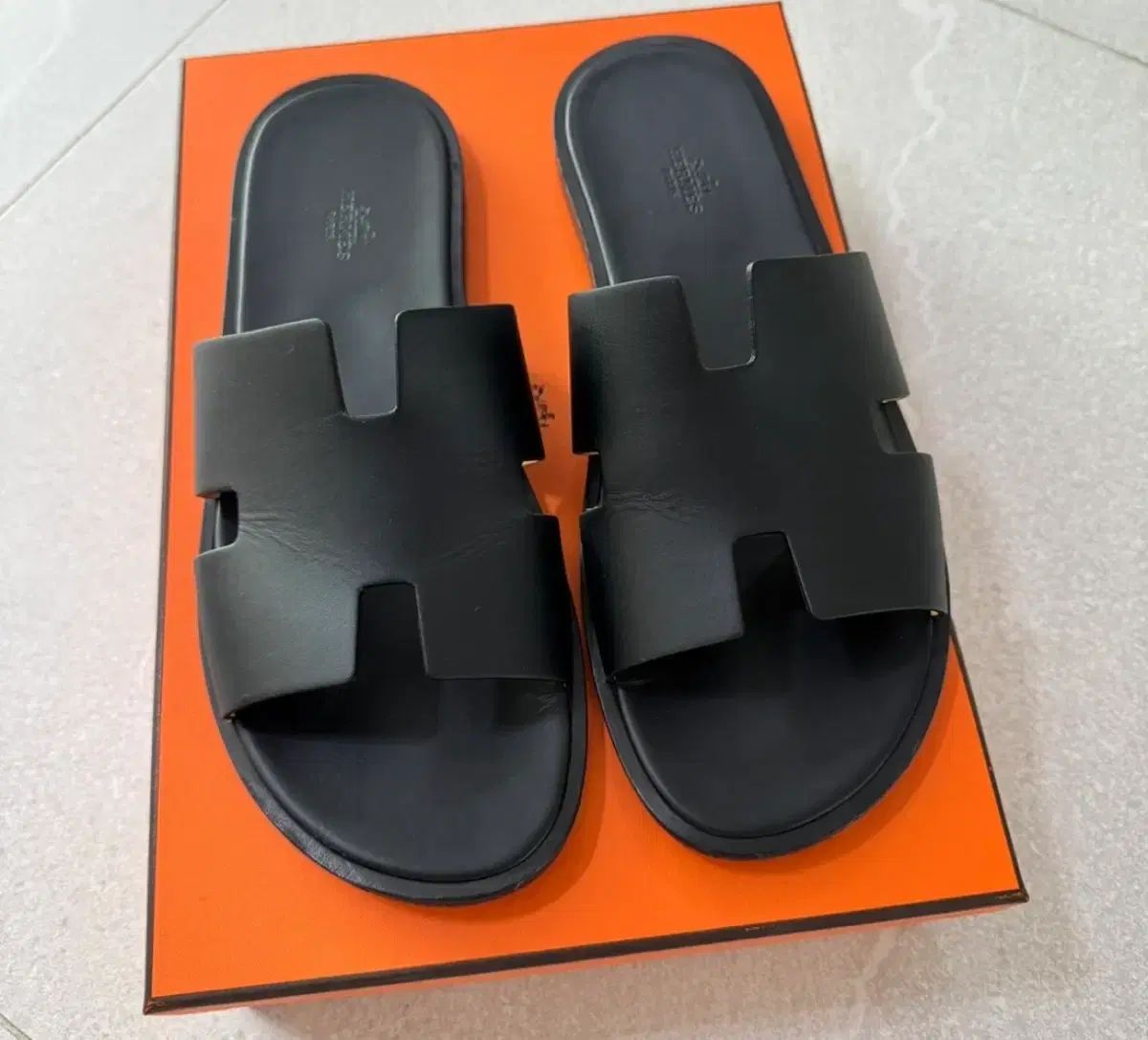イズミール Hermes エルメスイズミール ブラック サンダル 44 サンダル 