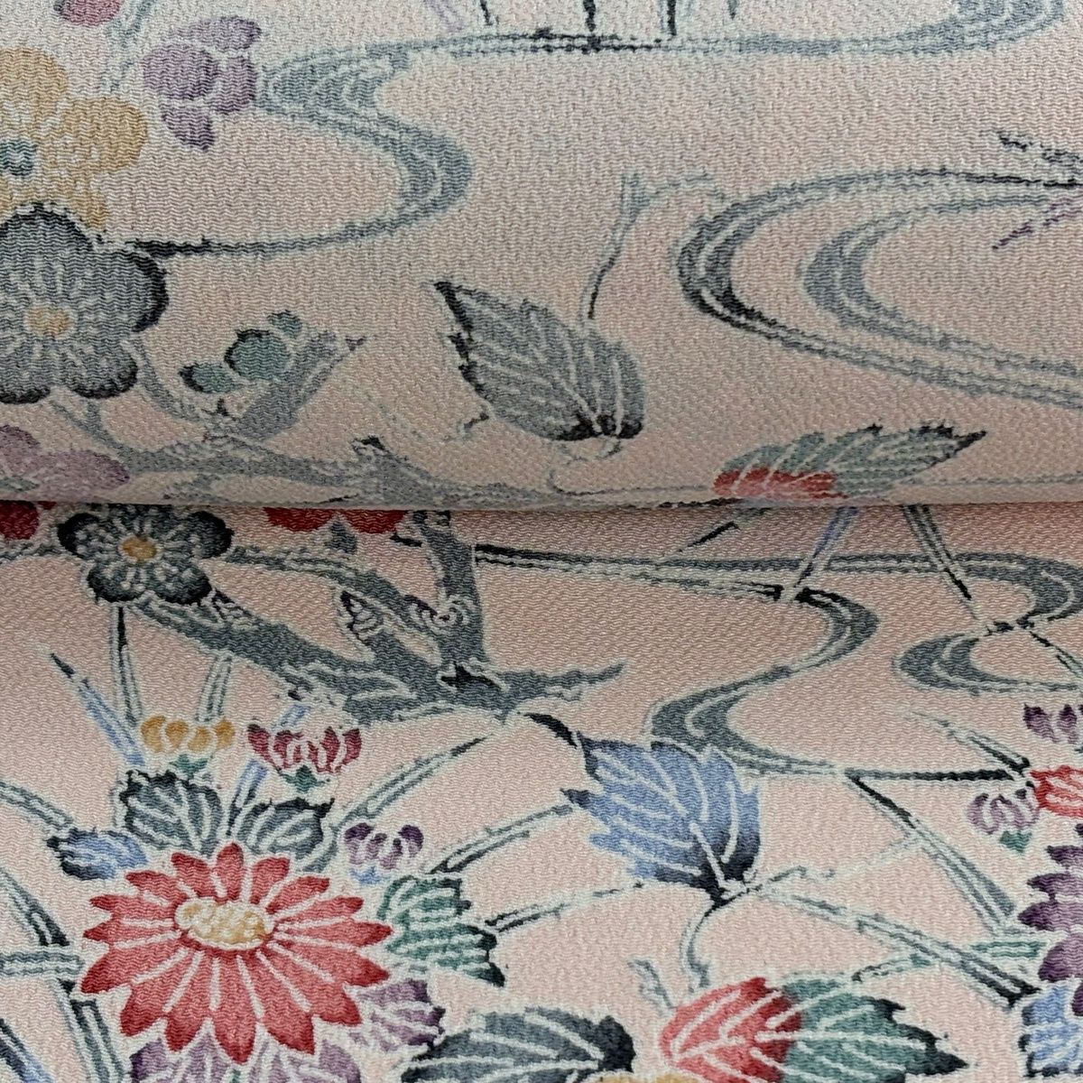 反物 秀品 小紋 草花 薄ピンク 正絹 【中古】 | Shop at Mercari from