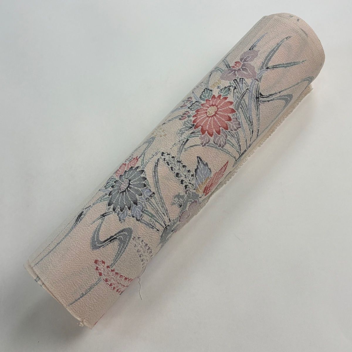反物 秀品 小紋 草花 薄ピンク 正絹 【中古】 | Shop at Mercari from