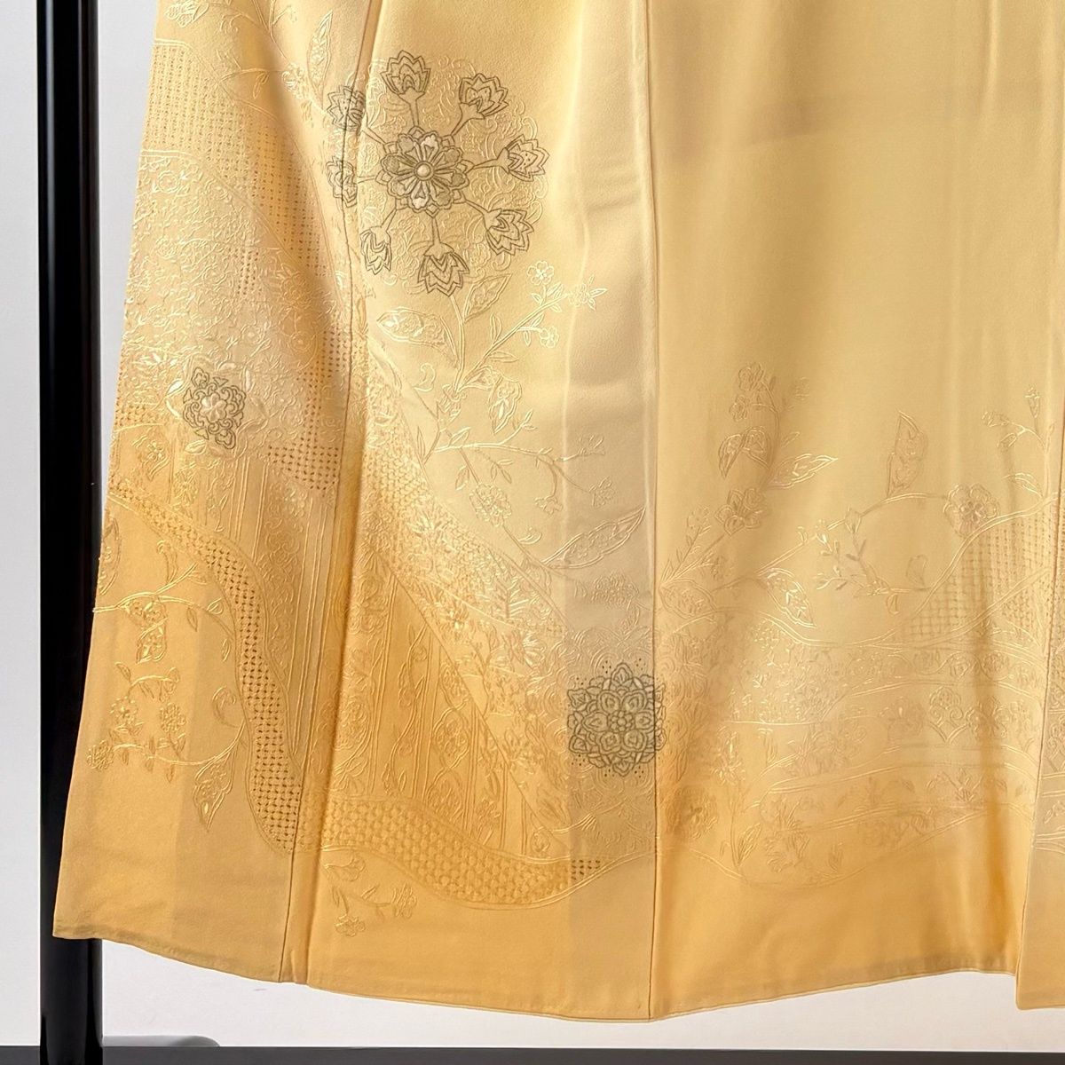 訪問着 身丈151.5cm 裄丈64cm M 袷 華文 花唐草 金糸 刺繍 薄オレンジ