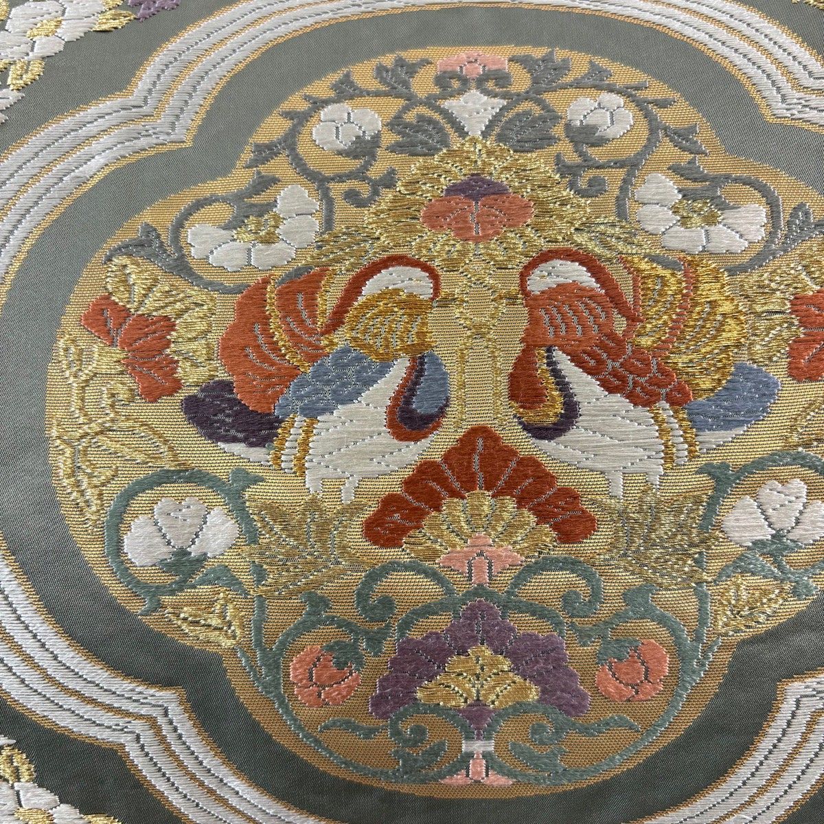 美品】 袋帯 秀品 華文 向かい鳥 金糸 唐織 よもぎ色 六通 正絹 【中古