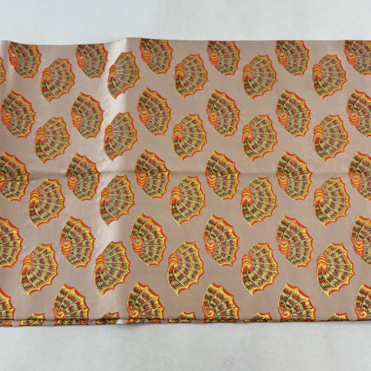 開き名古屋帯 秀品 龍村美術織物 比翼仕立て 彩貝 金糸 ベージュ 正絹