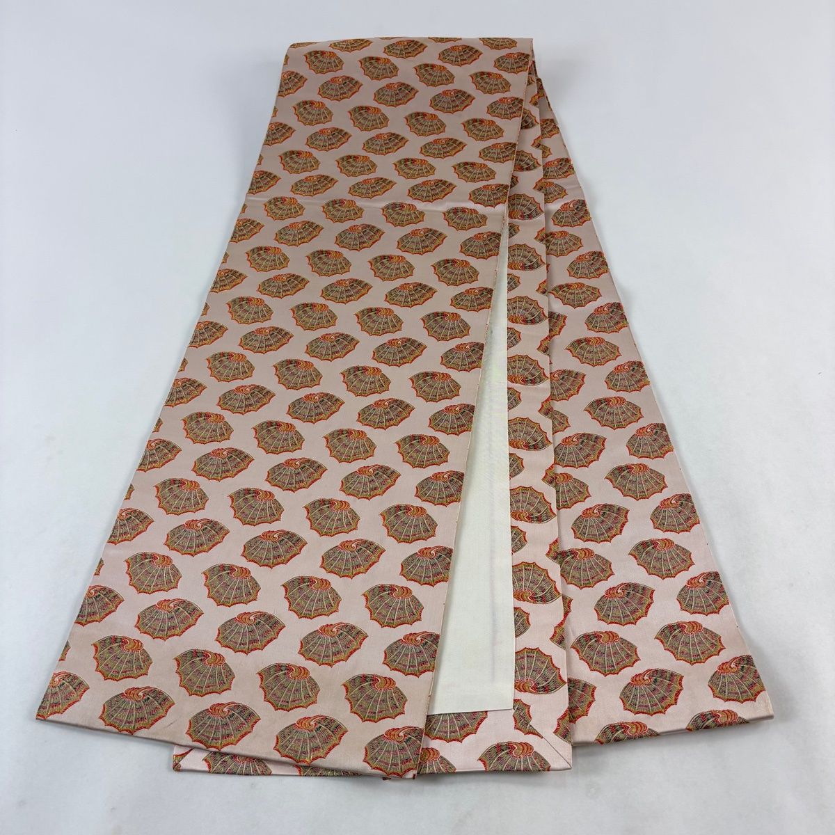 開き名古屋帯 秀品 龍村美術織物 比翼仕立て 彩貝 金糸 ベージュ 正絹