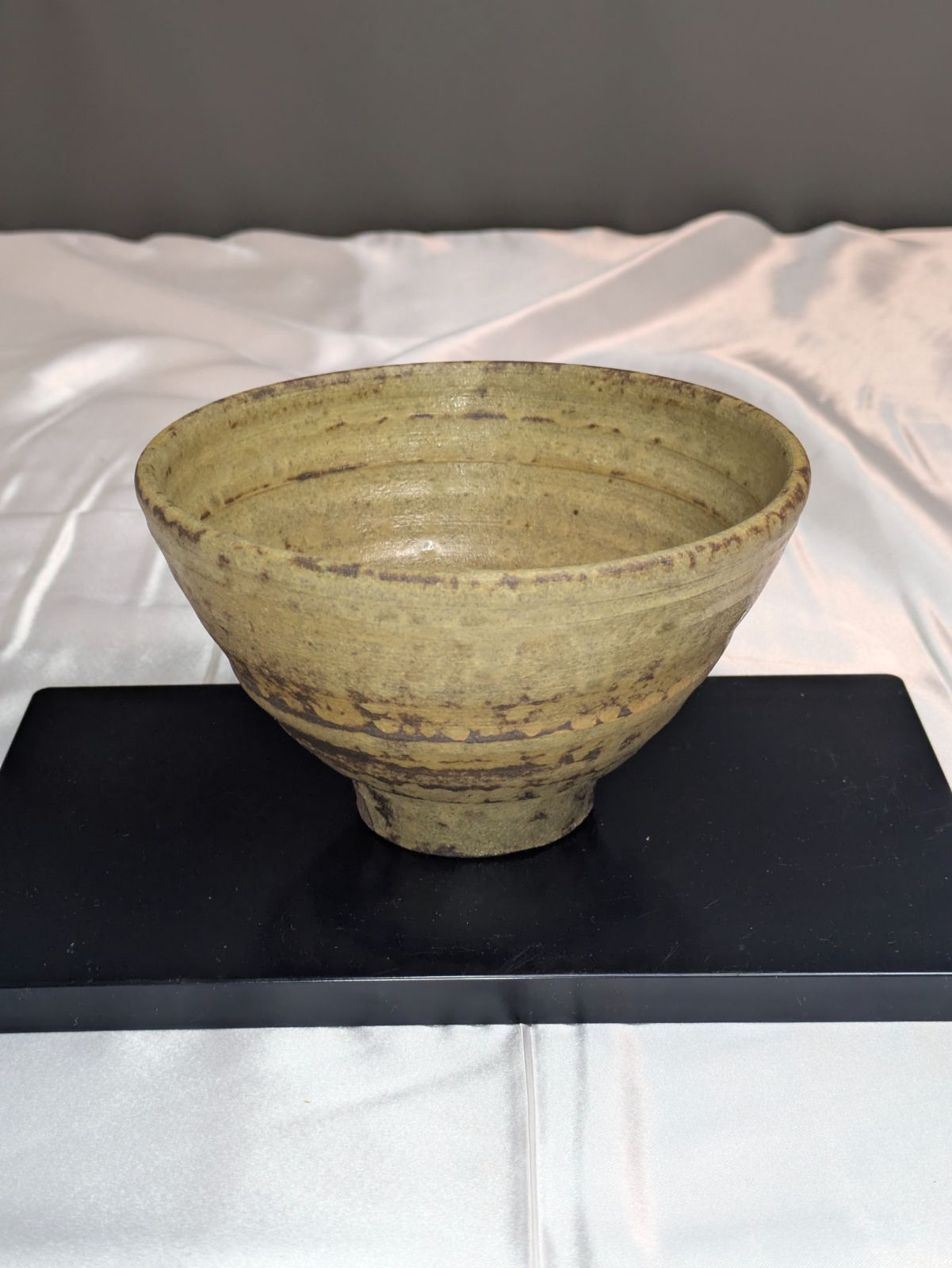 加藤英一 瀬戸焼 黄瀬戸茶碗 黄瀬戸 抹茶碗 共箱 陶歴しおり 保護布