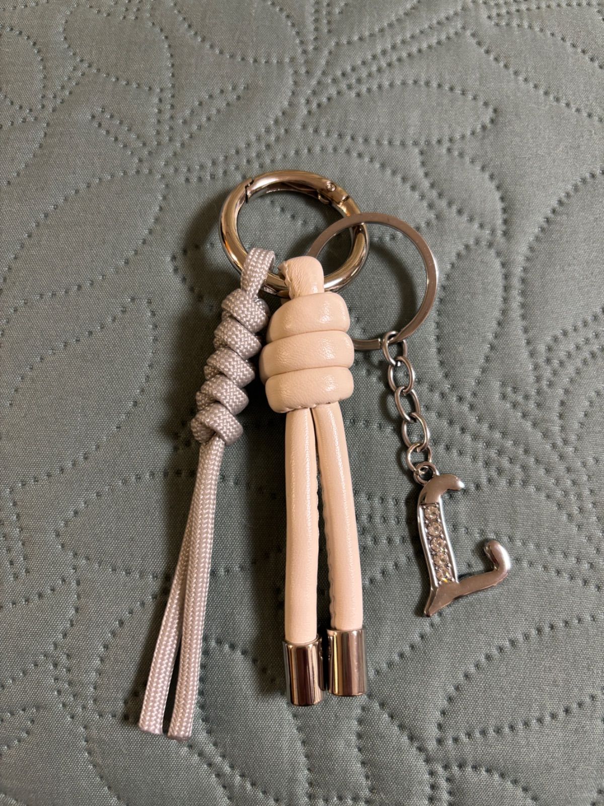 Happiness.☻様専用】ノットデザイン レザー調コード Happiness.☻様専用】ノットデザイン レザー調コード