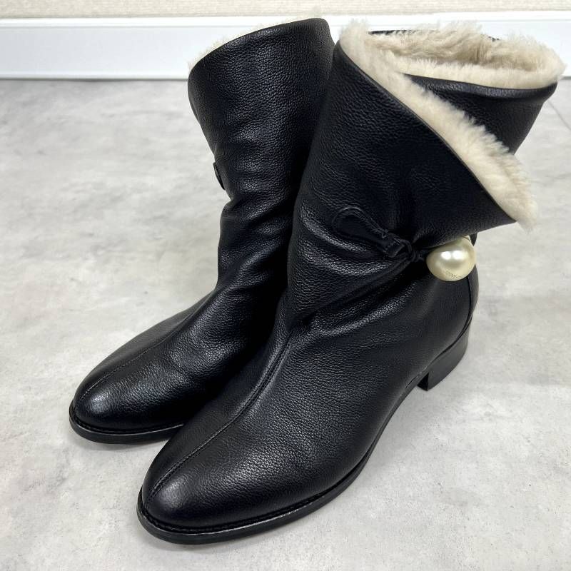 JIMMY CHOO ジミーチュウ ムートンブーツ ショートブーツ パール JIMMY CHOO ジミーチュウ ムートンブーツ ショートブーツ パール