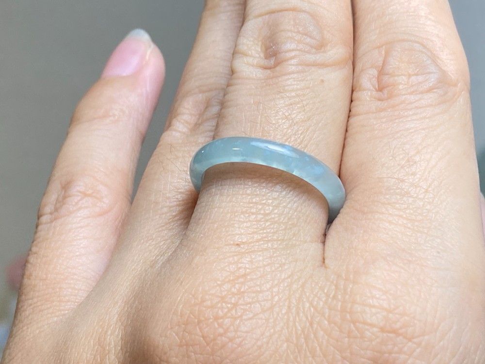 L16-196 氷種 薄白緑 17.5号 グアテマラ産 A貨 本翡翠 くりぬき リング