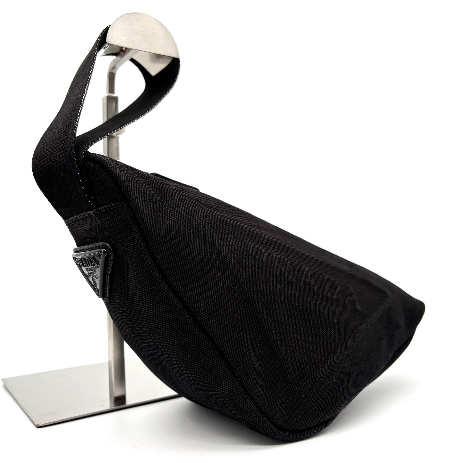 美品・近代モデル PRADA プラダ クラッチバッグ ポーチ トライアングル