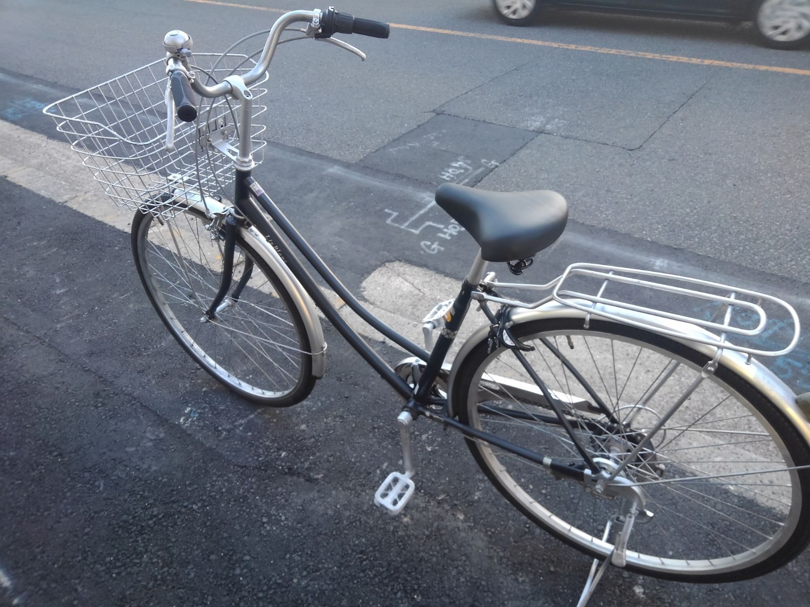 引き取り限定！(名古屋市昭和区)中古自転車3995 前後タイヤ新品