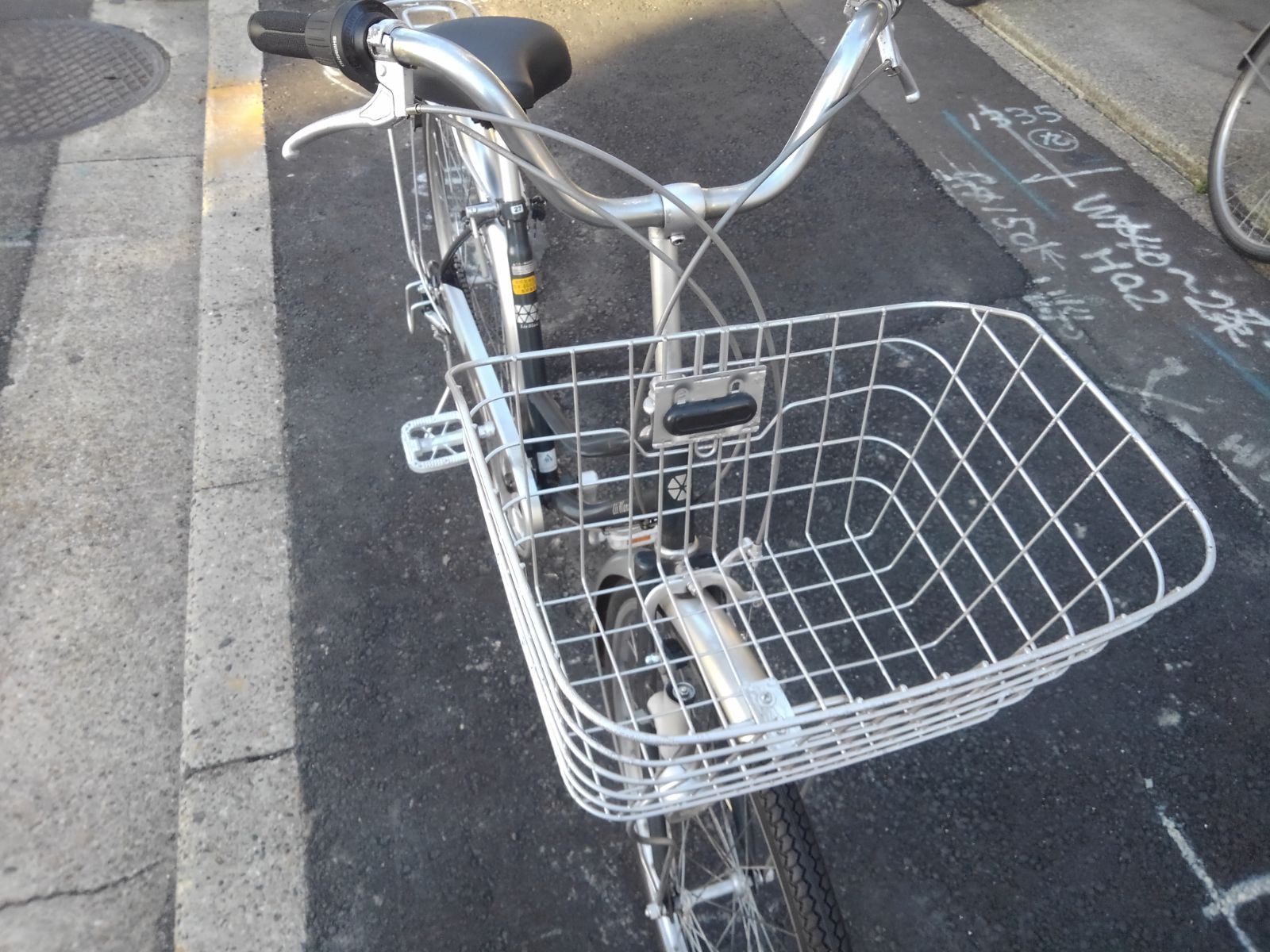 引き取り限定！(名古屋市昭和区)中古自転車3995 前後タイヤ新品