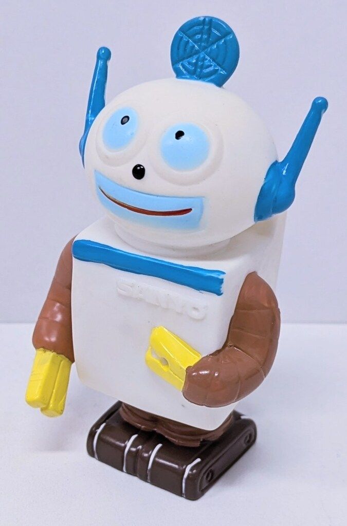 SANYO ソフビ貯金箱 洗濯機ロボット 105mm - メルカリ