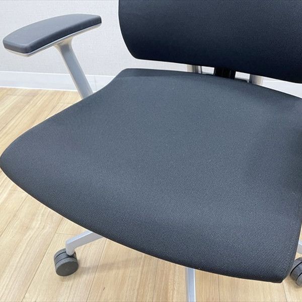 オフィスチェア 肘付